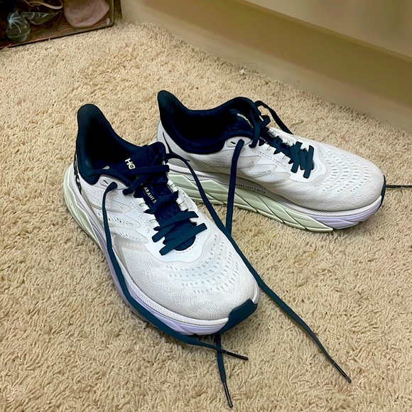 Hoka One One Shoes Hoka Arahi 5 Tennis Shoes Poshmark